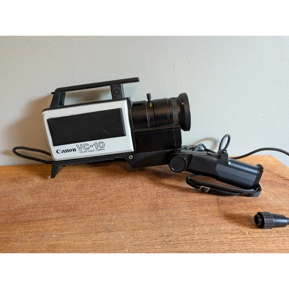 Vintage Canon VC-10 Color Video Camera AF Zoom Lens 11-70mm 1:1.4 UNTESTED